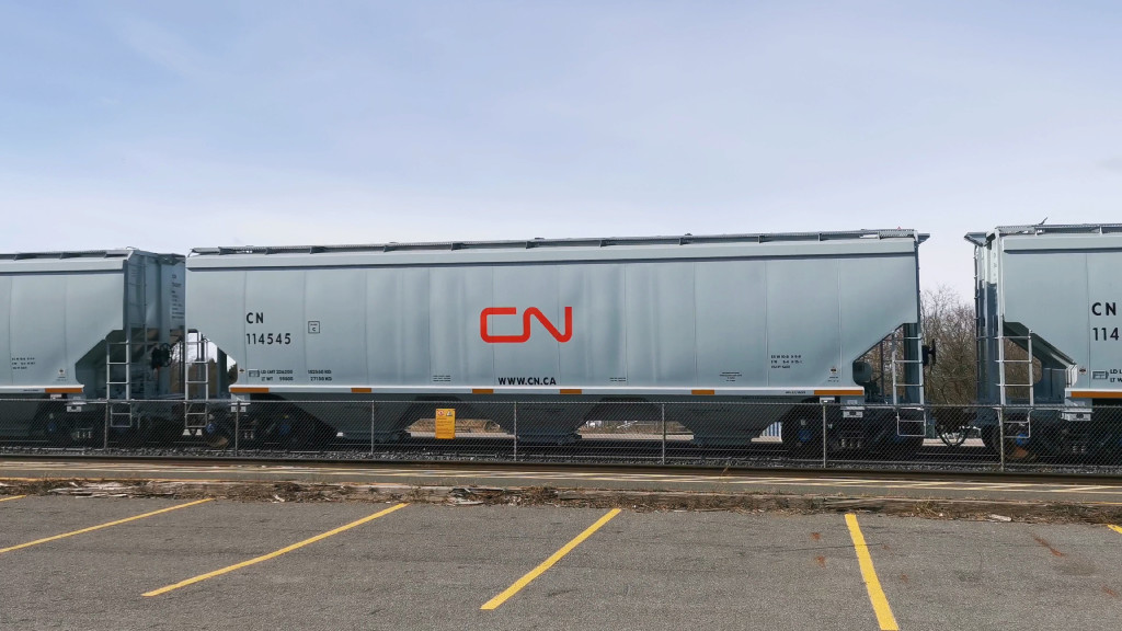 CN 114545